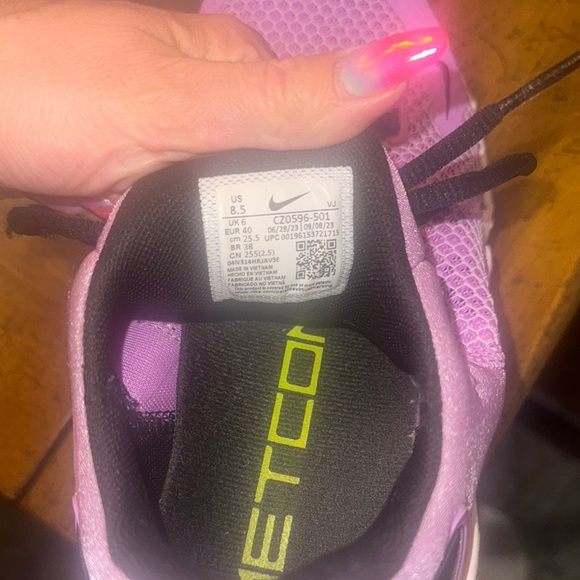 Nike Purple and Neon Metcon Shoes 8.5 - Picture 4 of 7